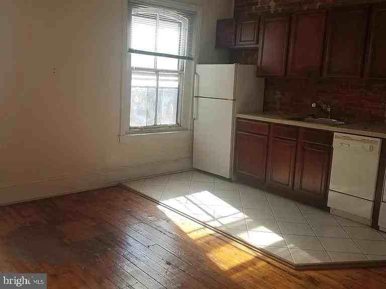 1919 Spring Garden St #3F - Photo 3 of 15