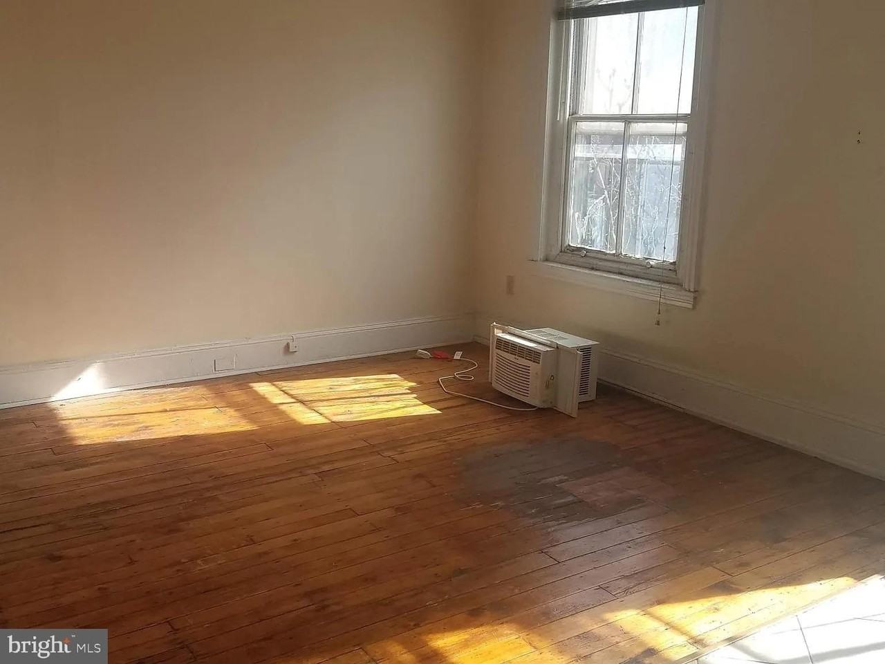 1919 Spring Garden St #3F - Photo 7 of 15