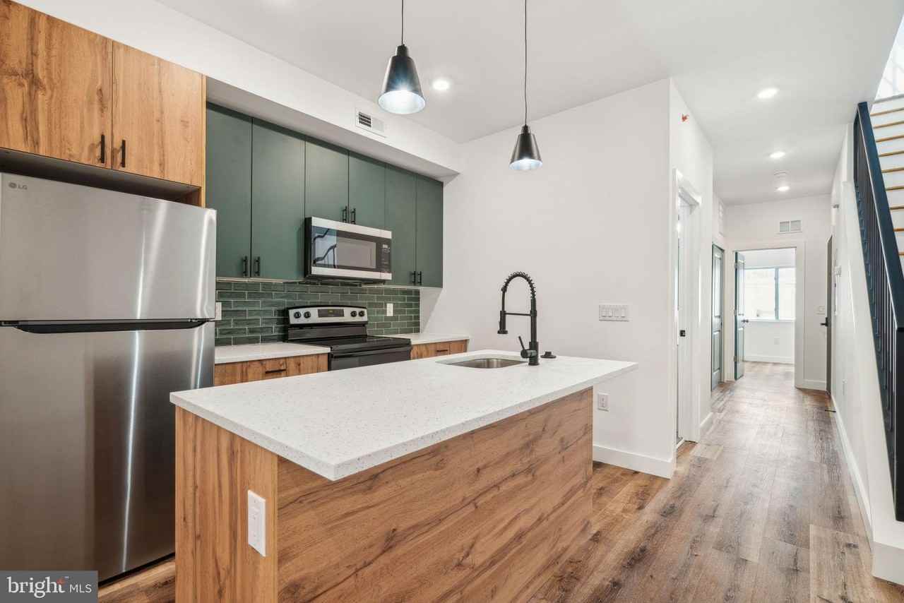 2616 N 11th St #3 - Photo 3 of 21