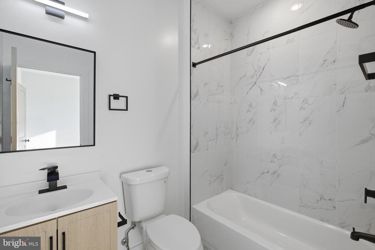 2322 N 5th St #2 - Photo 6 of 17