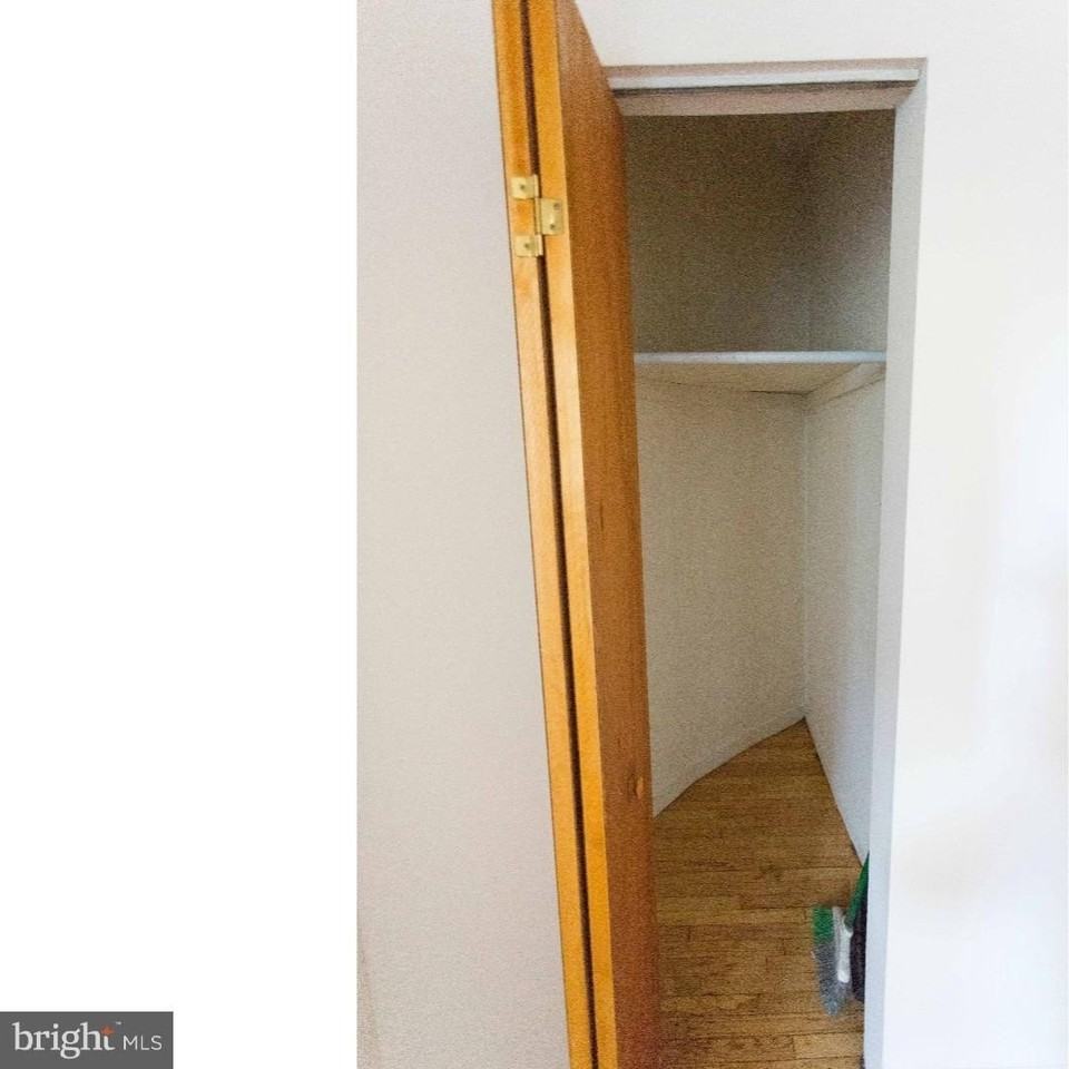721 Spruce St #1F - Photo 4 of 15