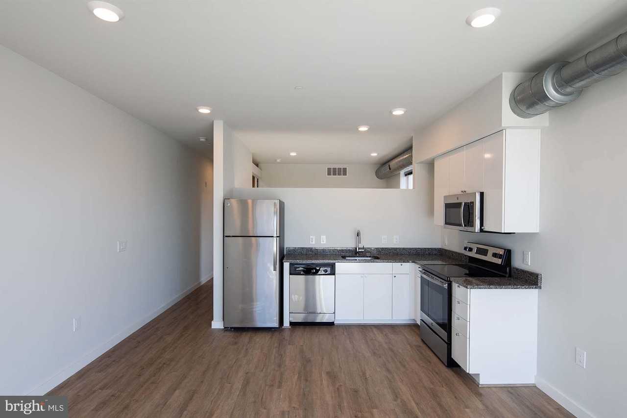 2120 E York St #B205 - Photo 7 of 19