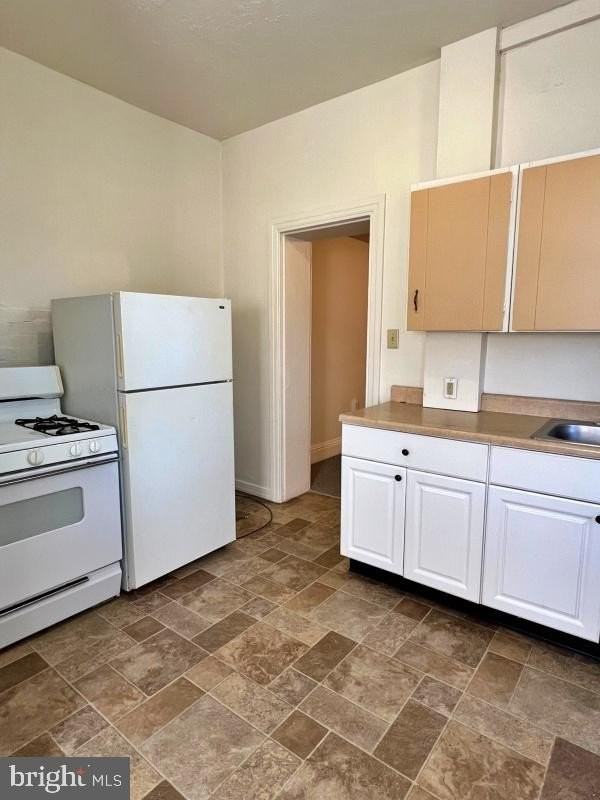 322 Roosevelt Ave #1stFL - Photo 3 of 5