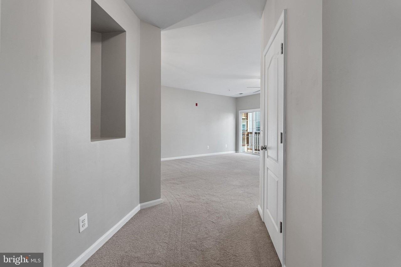 24546 Byrne Meadow Sq - Photo 6 of 49