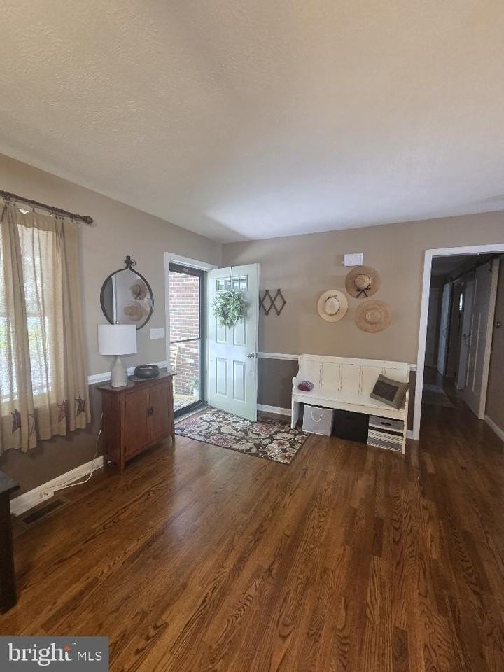 3201 Lakeview Pkwy - Photo 5 of 21