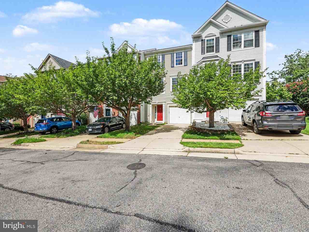 11527 Bertram St - Photo 3 of 26