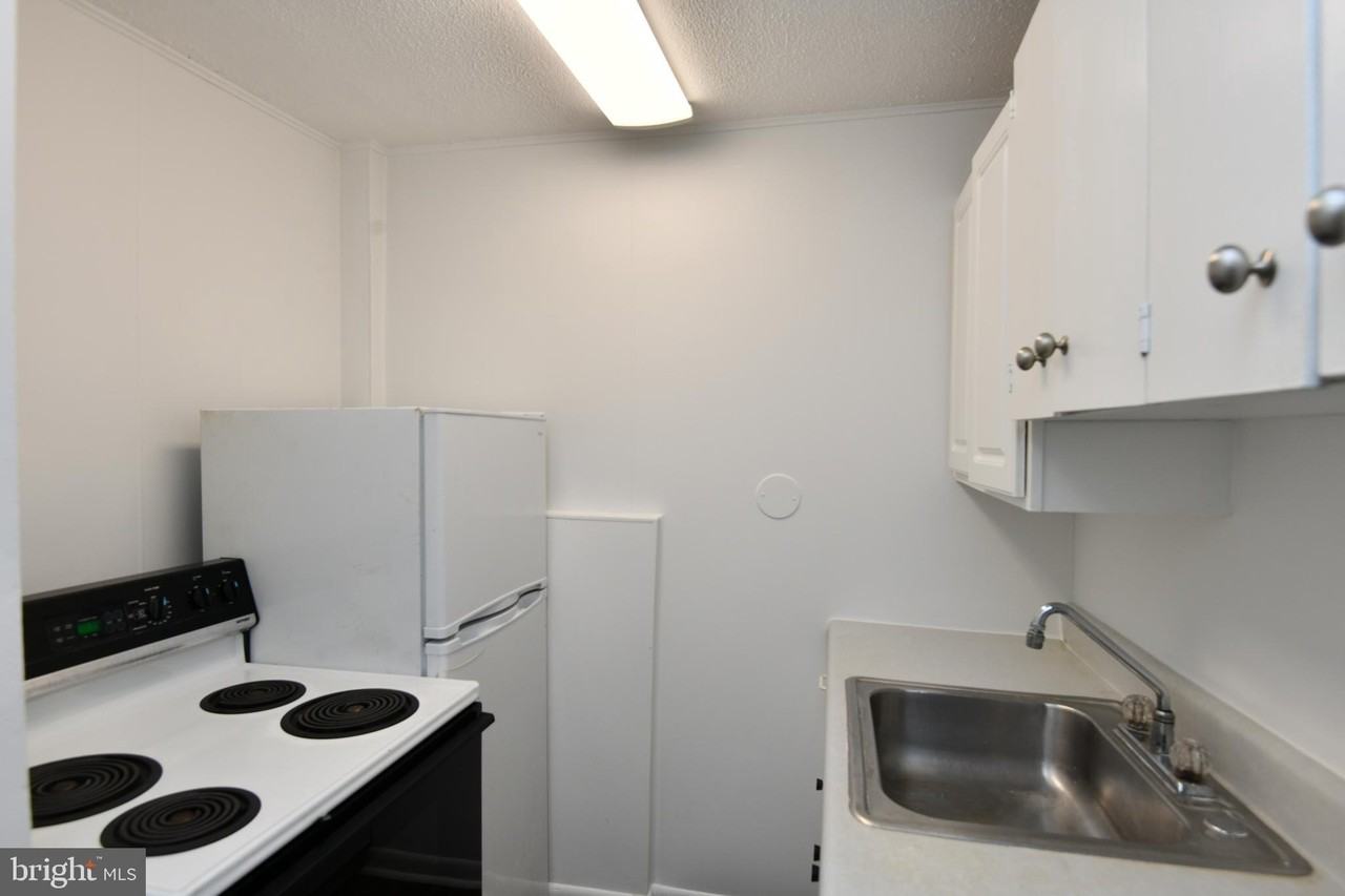 9001 Yorkshire Ln #B - Photo 5 of 8