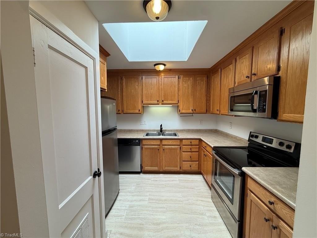 841 Reynolda Rd #3 - Photo 5 of 11