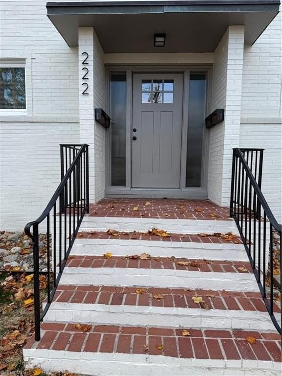 222 N Hawthorne Rd #B - Photo 2 of 15