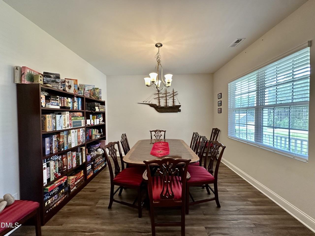 924 Weatherby Ln - Photo 5 of 29