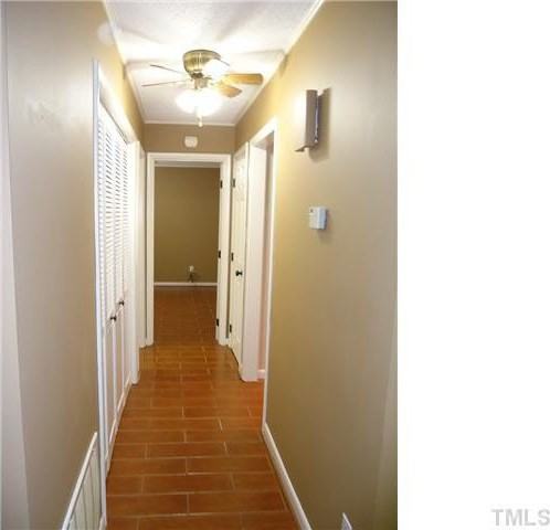 110 Manhattan Ct - Photo 6 of 14