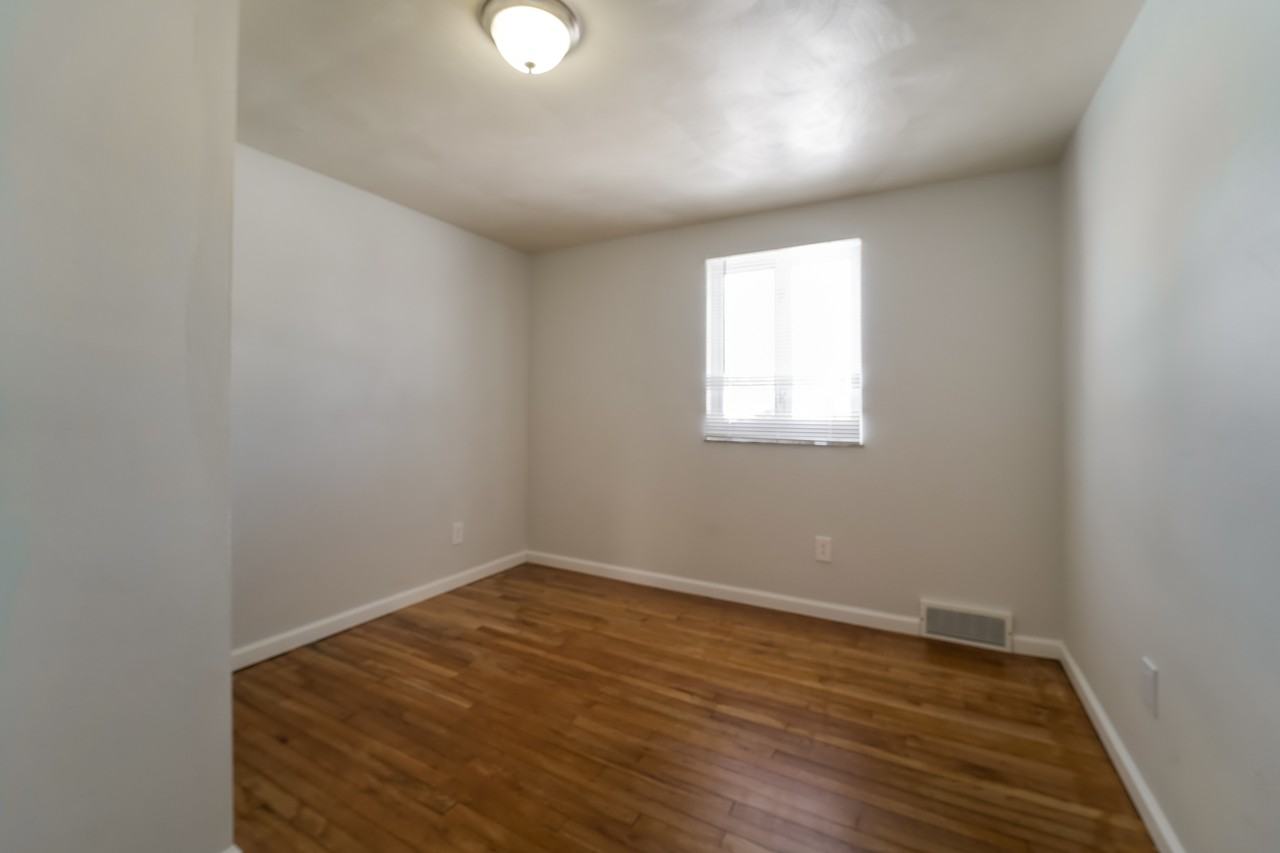 211 Andora Dr - Photo 5 of 12