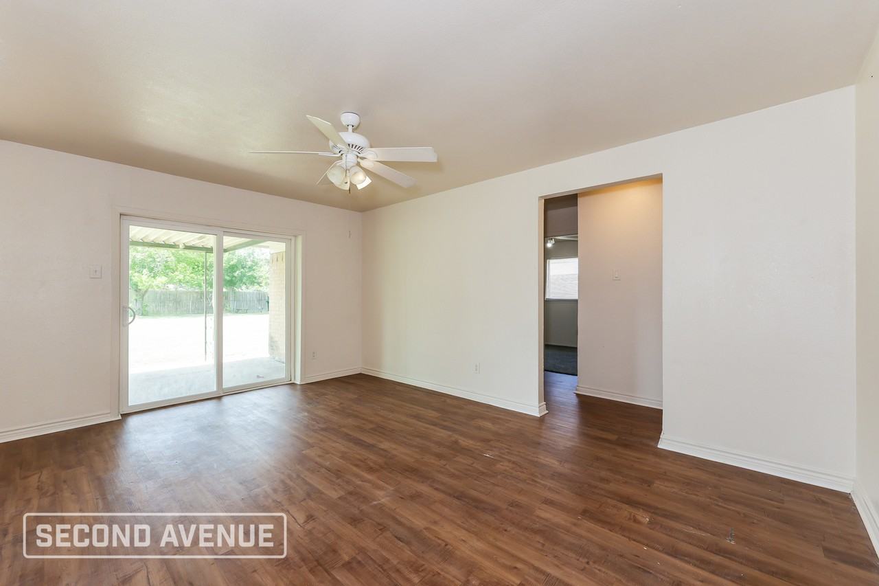 600 Carl C Senter St - Photo 4 of 27