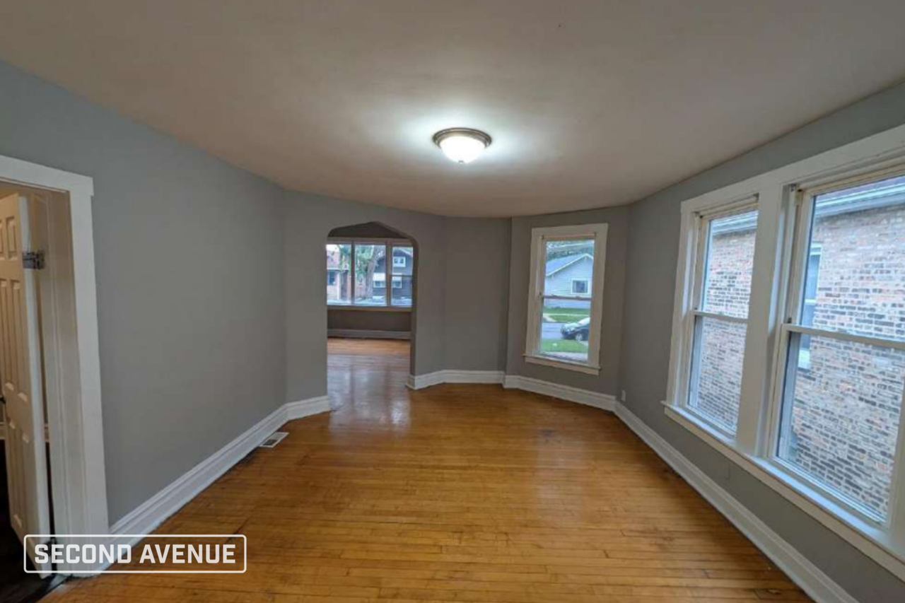 8512 S Aberdeen St - Photo 2 of 20