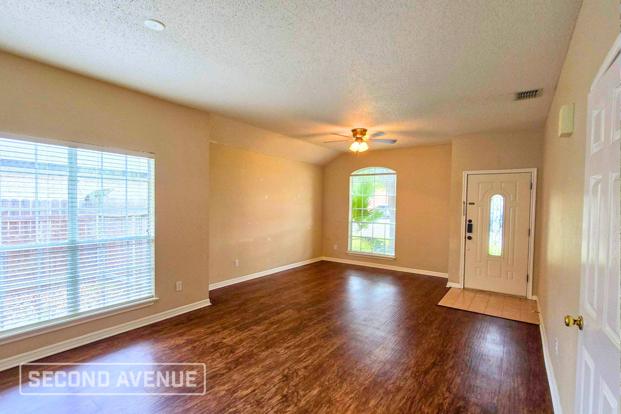 7229 Yaupon Dr - Photo 4 of 23