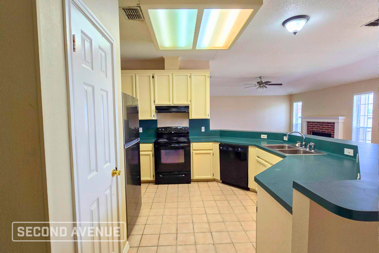 7229 Yaupon Dr - Photo 6 of 23