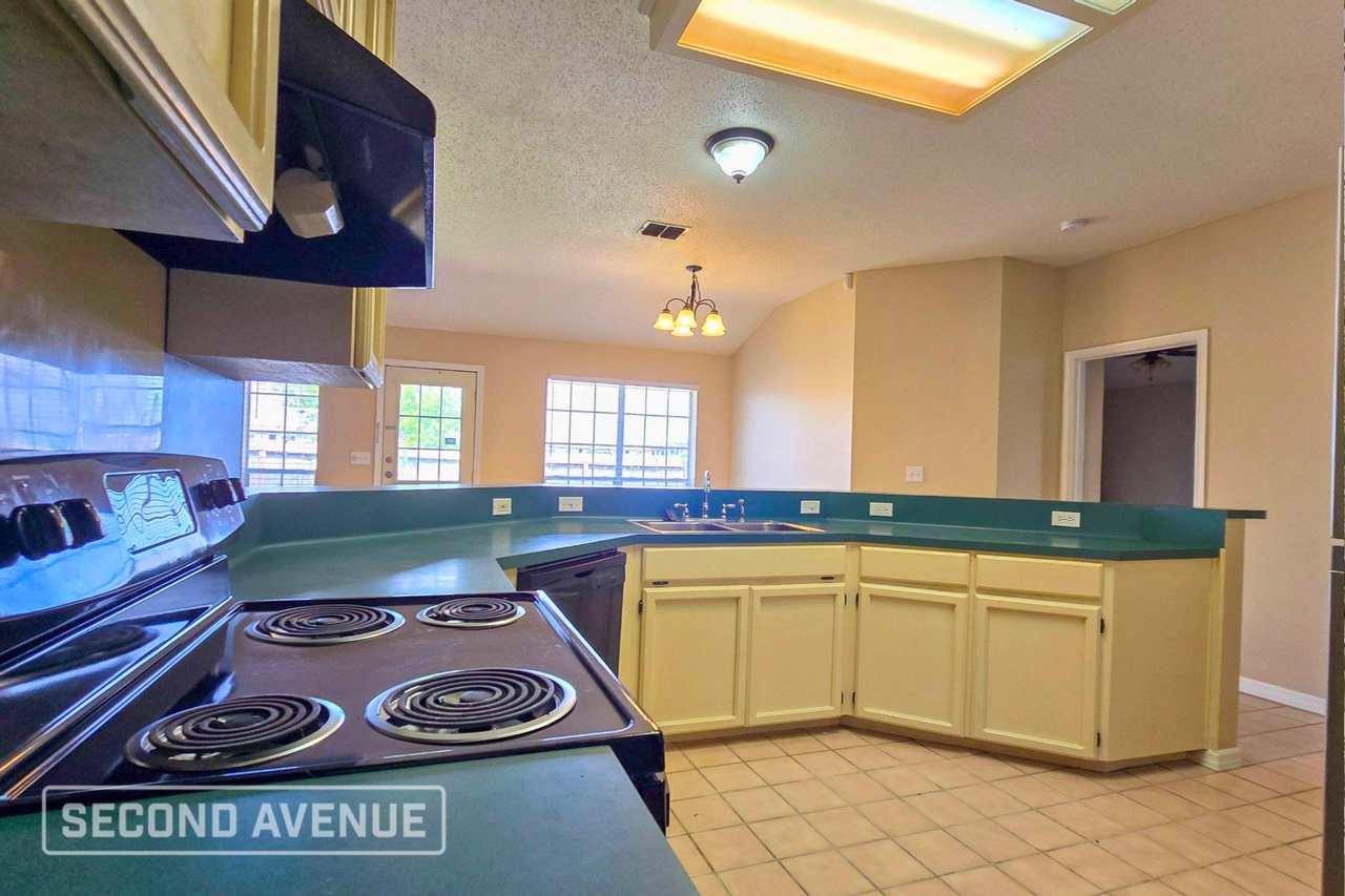 7229 Yaupon Dr - Photo 7 of 23