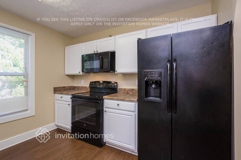 449 Tower Pl - Photo 6 of 25