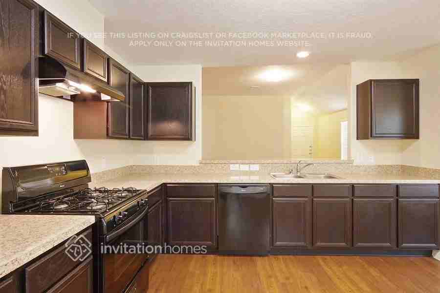 2011 Fairwood Knoll Ln - Photo 4 of 13
