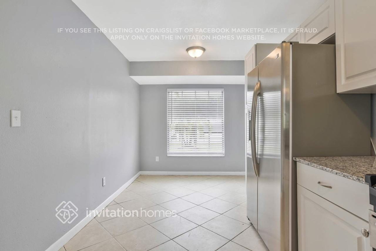 8252 Cascade Oaks Dr - Photo 4 of 25