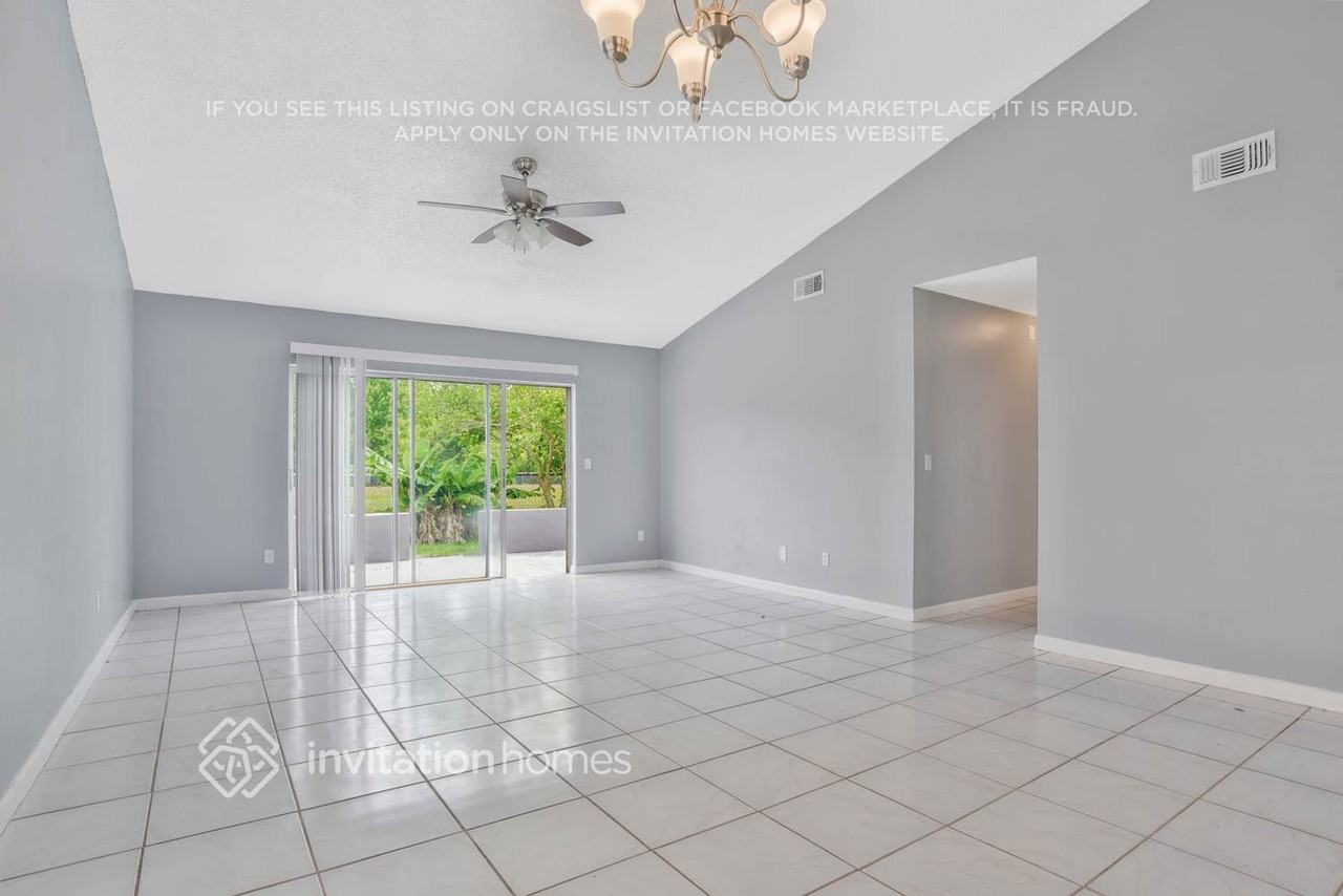 8252 Cascade Oaks Dr - Photo 7 of 25