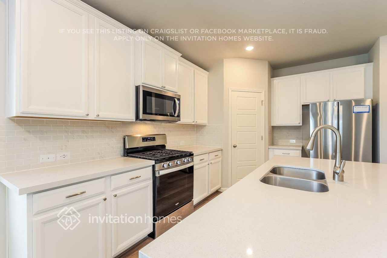 13134 Braxon Pass - Photo 7 of 18