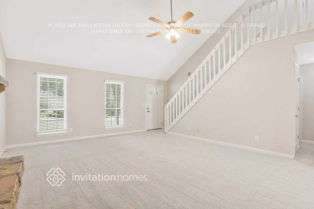1356 Gray Rock Dr - Photo 4 of 26