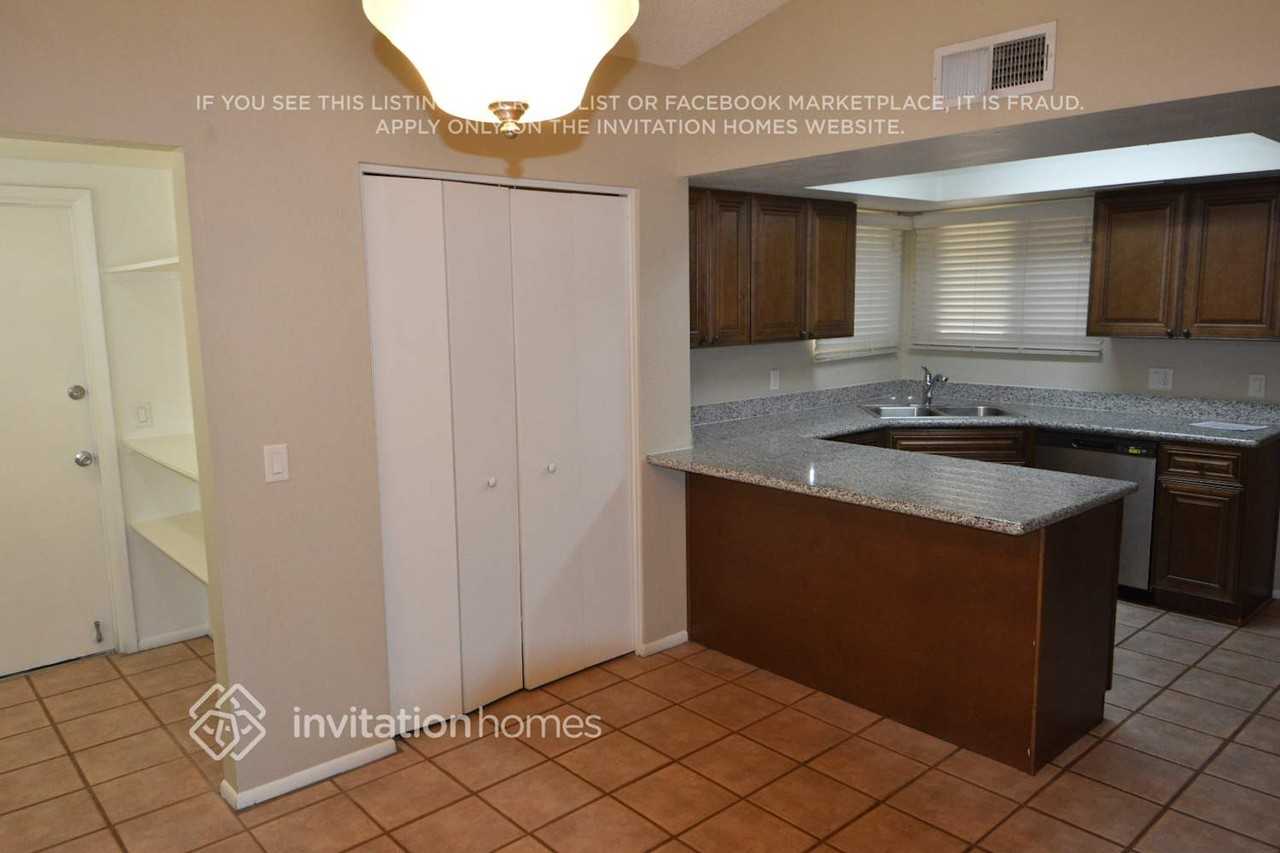 18433 N 2nd Dr - Photo 6 of 20