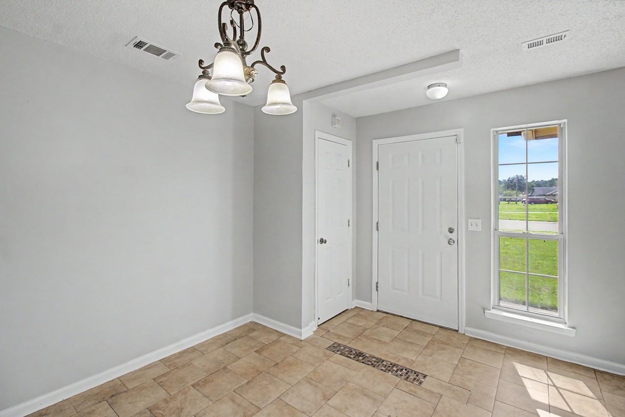 1651 Latham Ct #1 - Photo 3 of 31