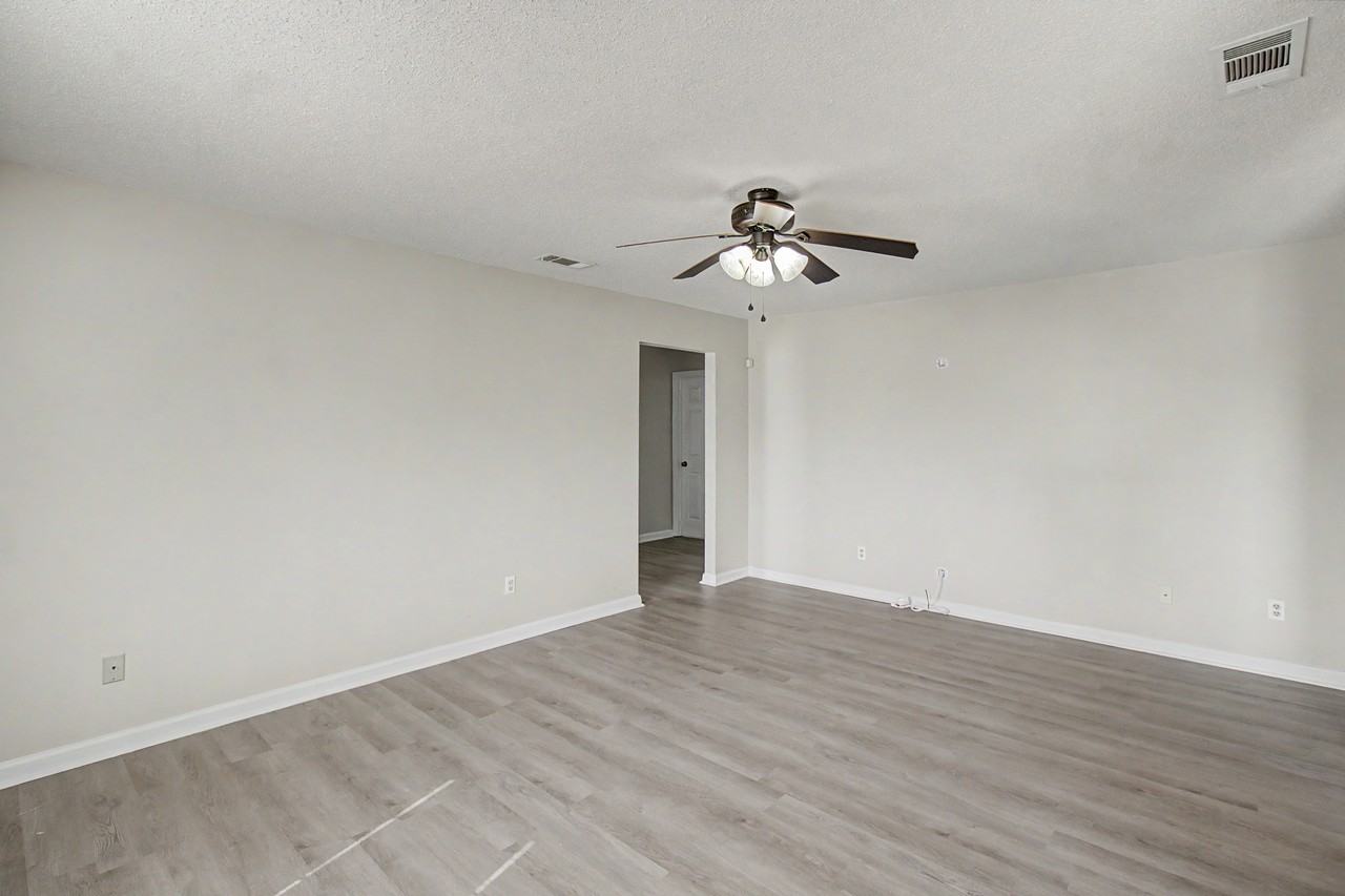 1651 Latham Ct #1 - Photo 5 of 31