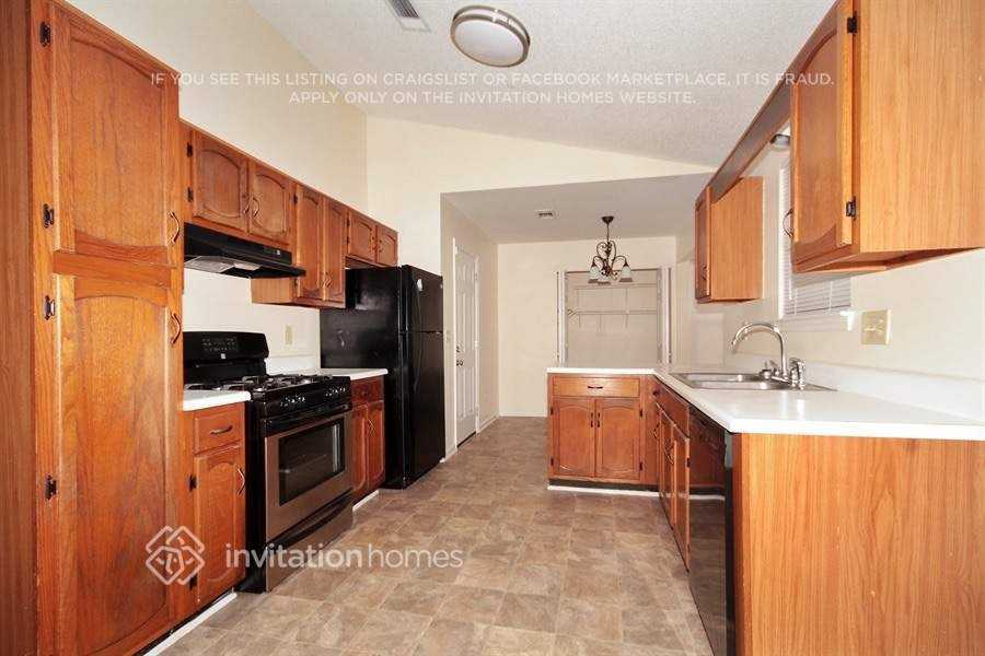 3041 Park Creek Ct - Photo 4 of 11