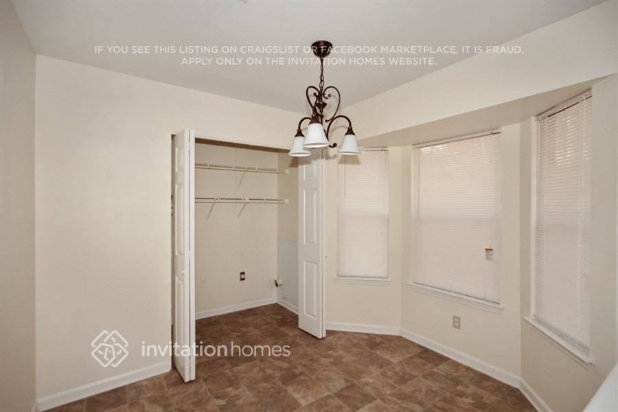 3041 Park Creek Ct - Photo 5 of 11