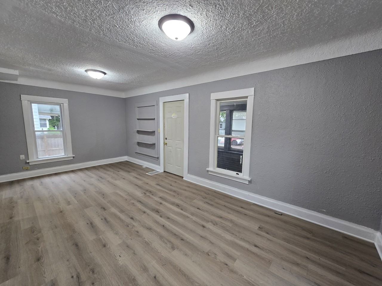 642 Dawson St #1 - Photo 4 of 23