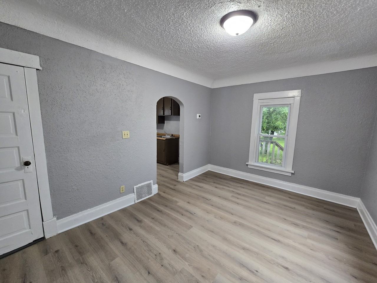 642 Dawson St #1 - Photo 6 of 23