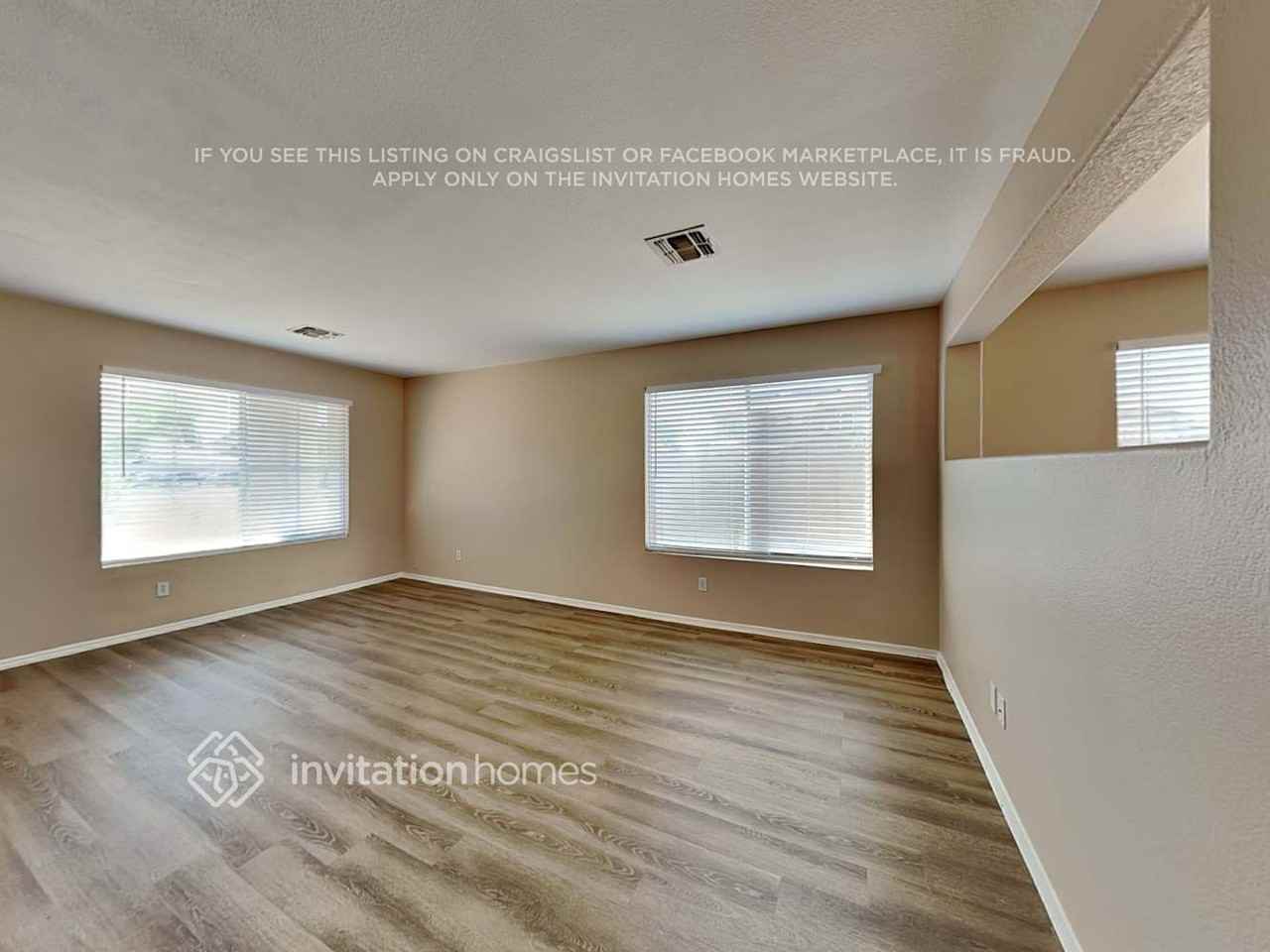 14572 N 154th Ave - Photo 5 of 23