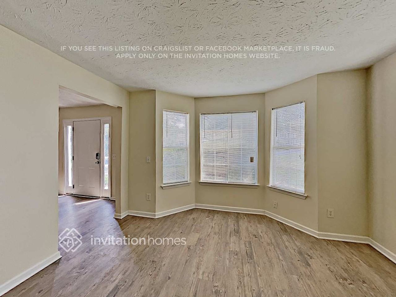 2802 Crestworth Ln - Photo 4 of 21