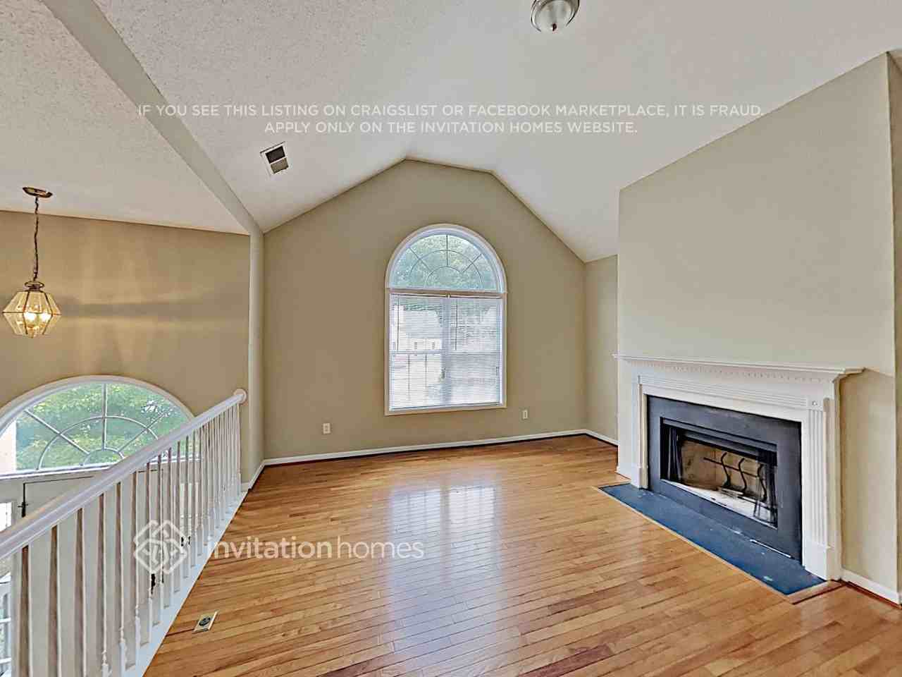 5750 Newnan Cir - Photo 4 of 21
