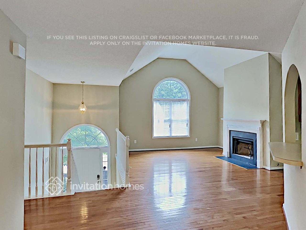 5750 Newnan Cir - Photo 5 of 21