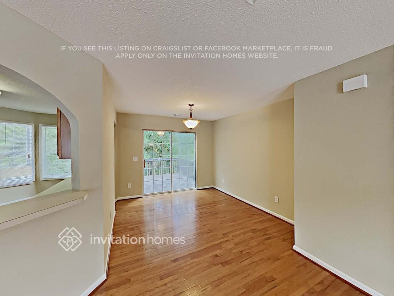 5750 Newnan Cir - Photo 7 of 21
