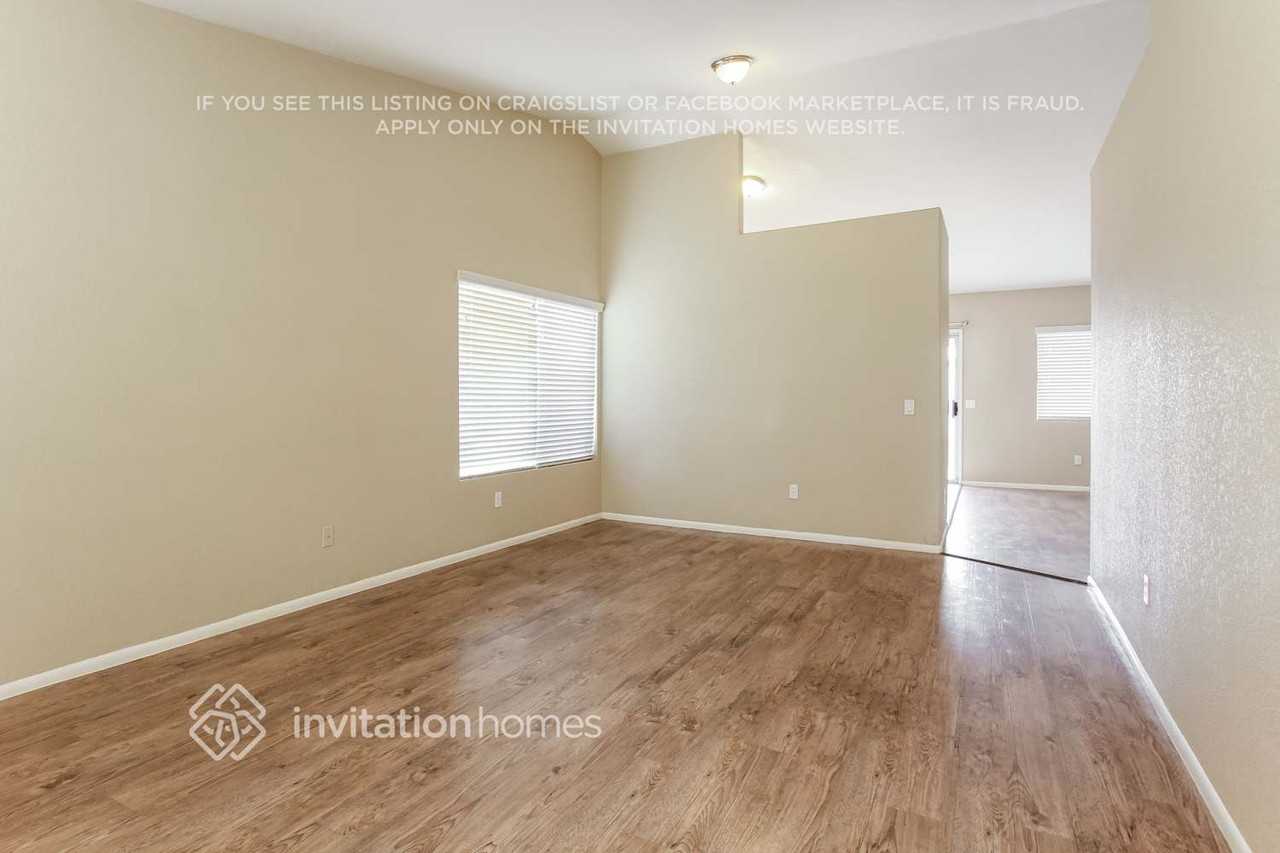 16168 W Sherman St - Photo 3 of 17