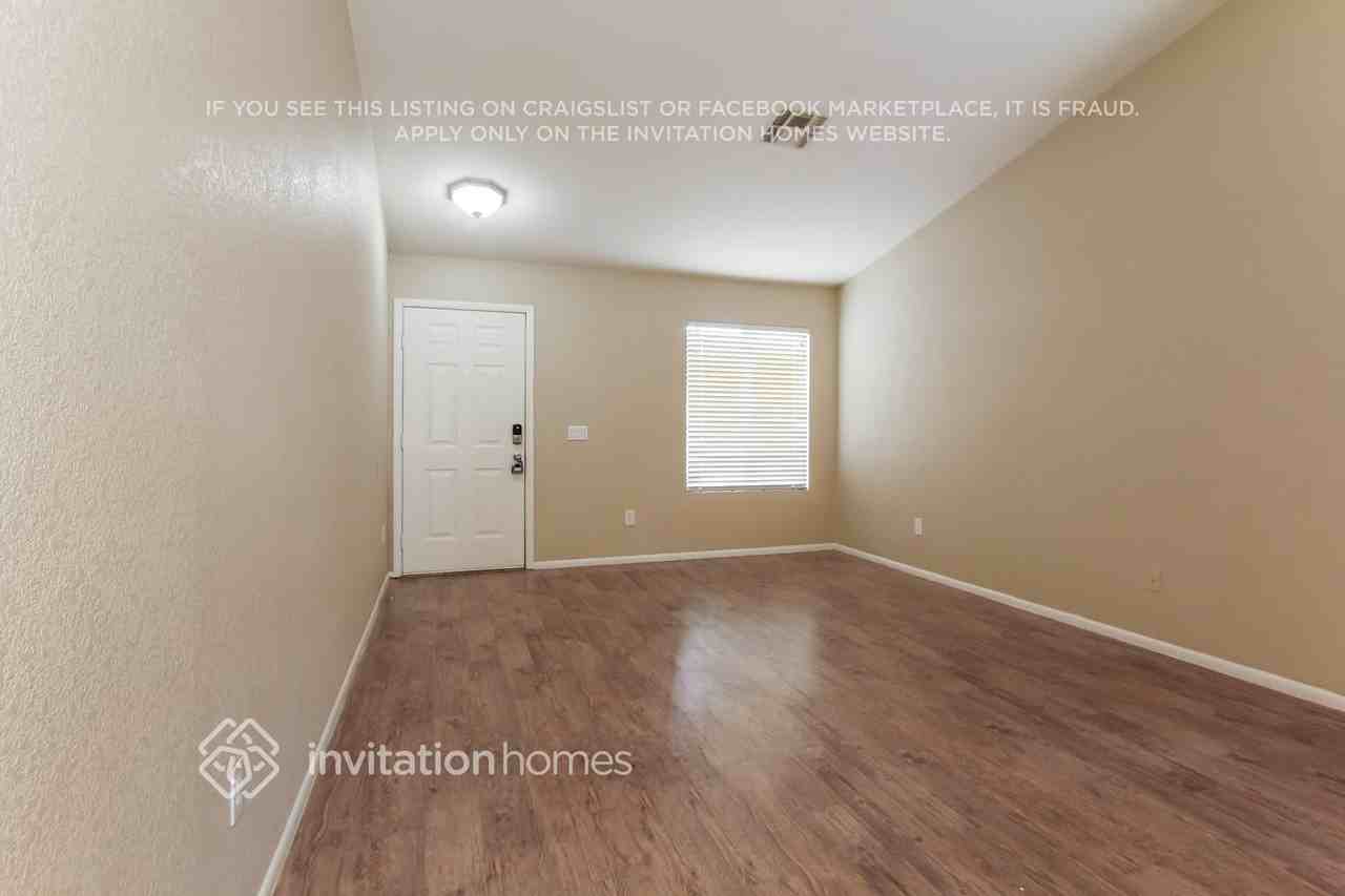 16168 W Sherman St - Photo 4 of 17