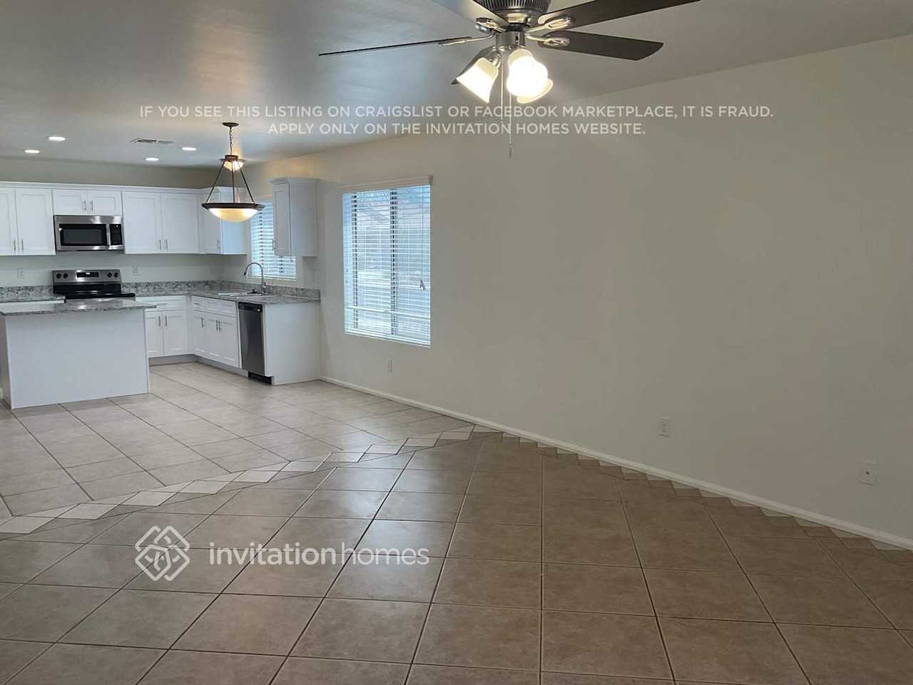 13127 W Port Royale Ln - Photo 4 of 19
