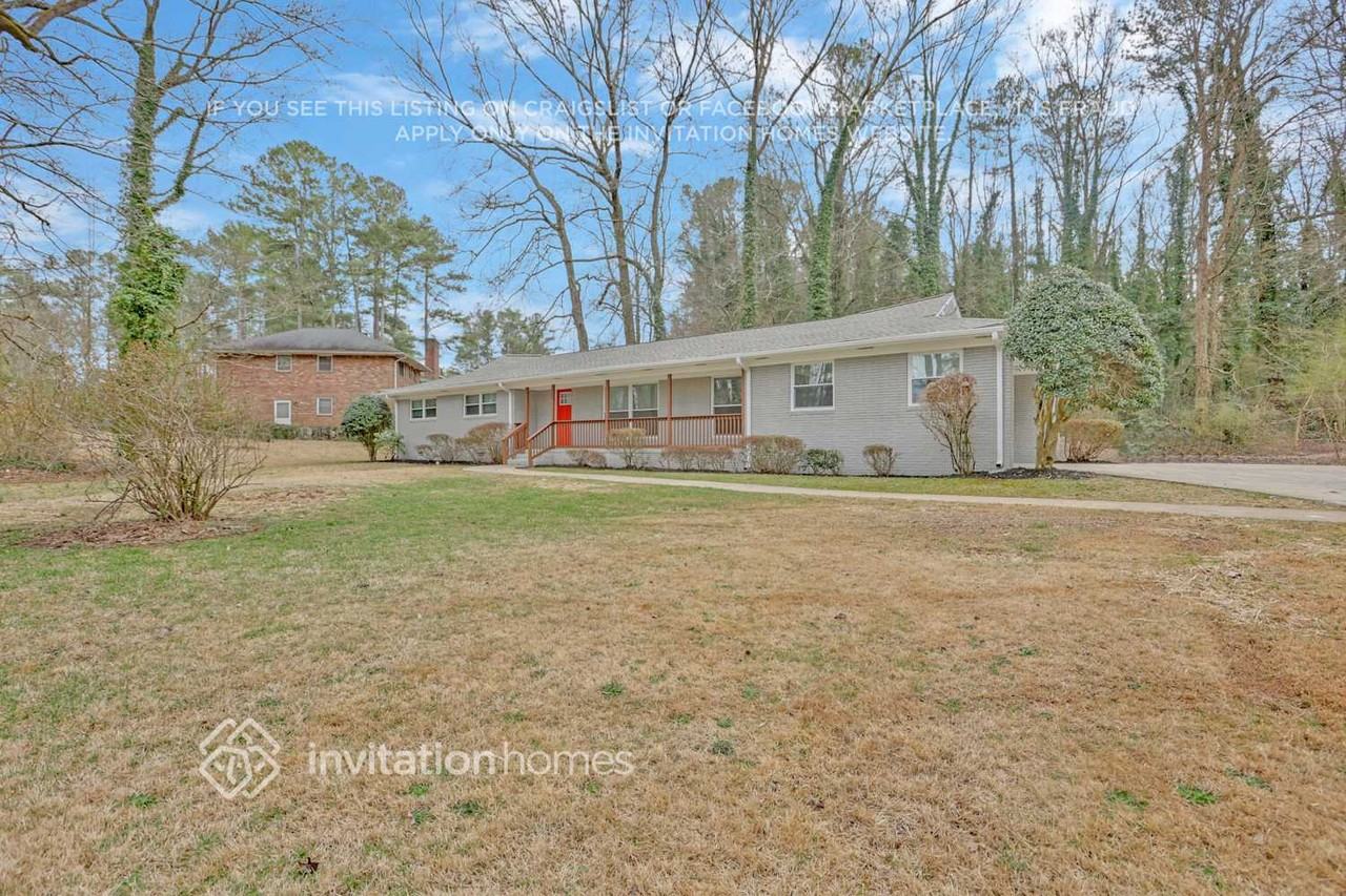 1707 Laurens Dr Sw - Photo 2 of 25