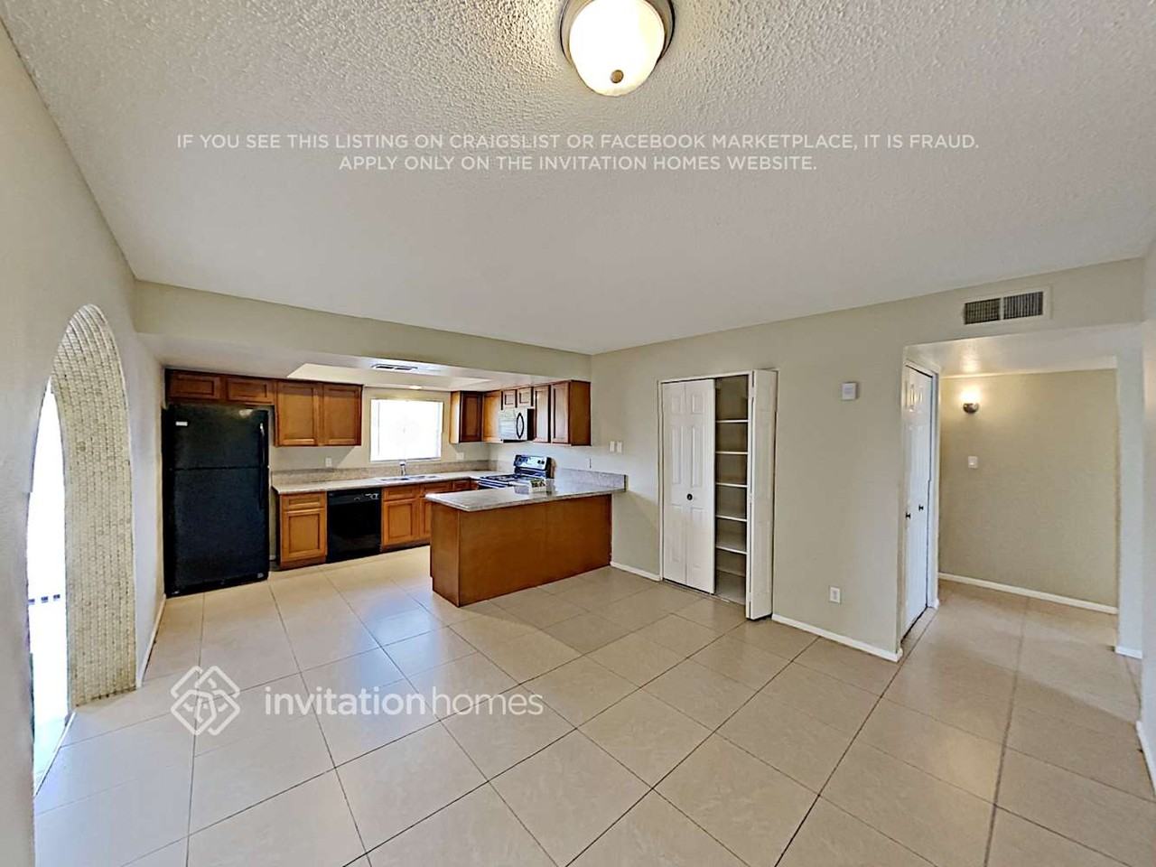 7016 W Wilshire Dr - Photo 5 of 15