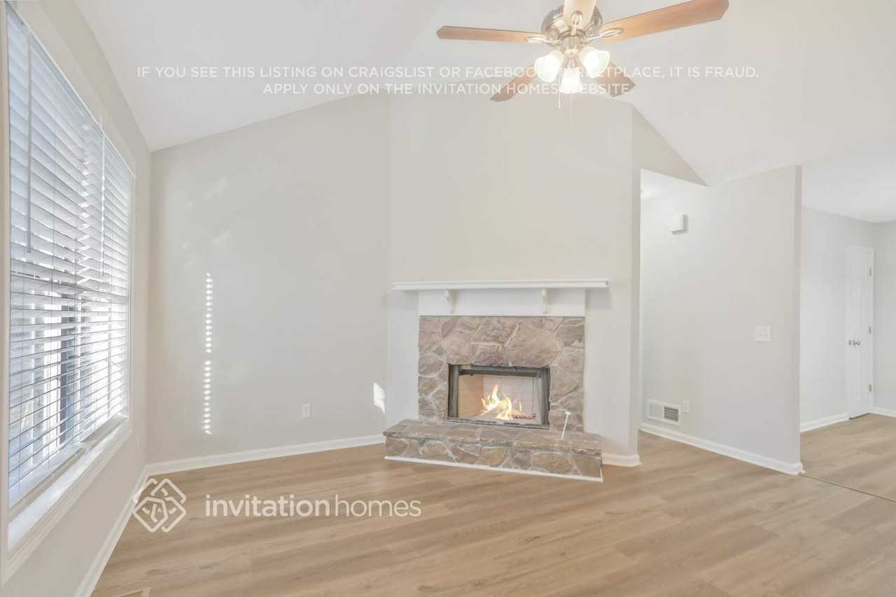 3335 Catalina Dr - Photo 4 of 25