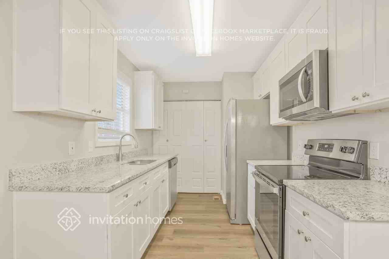 3335 Catalina Dr - Photo 7 of 25