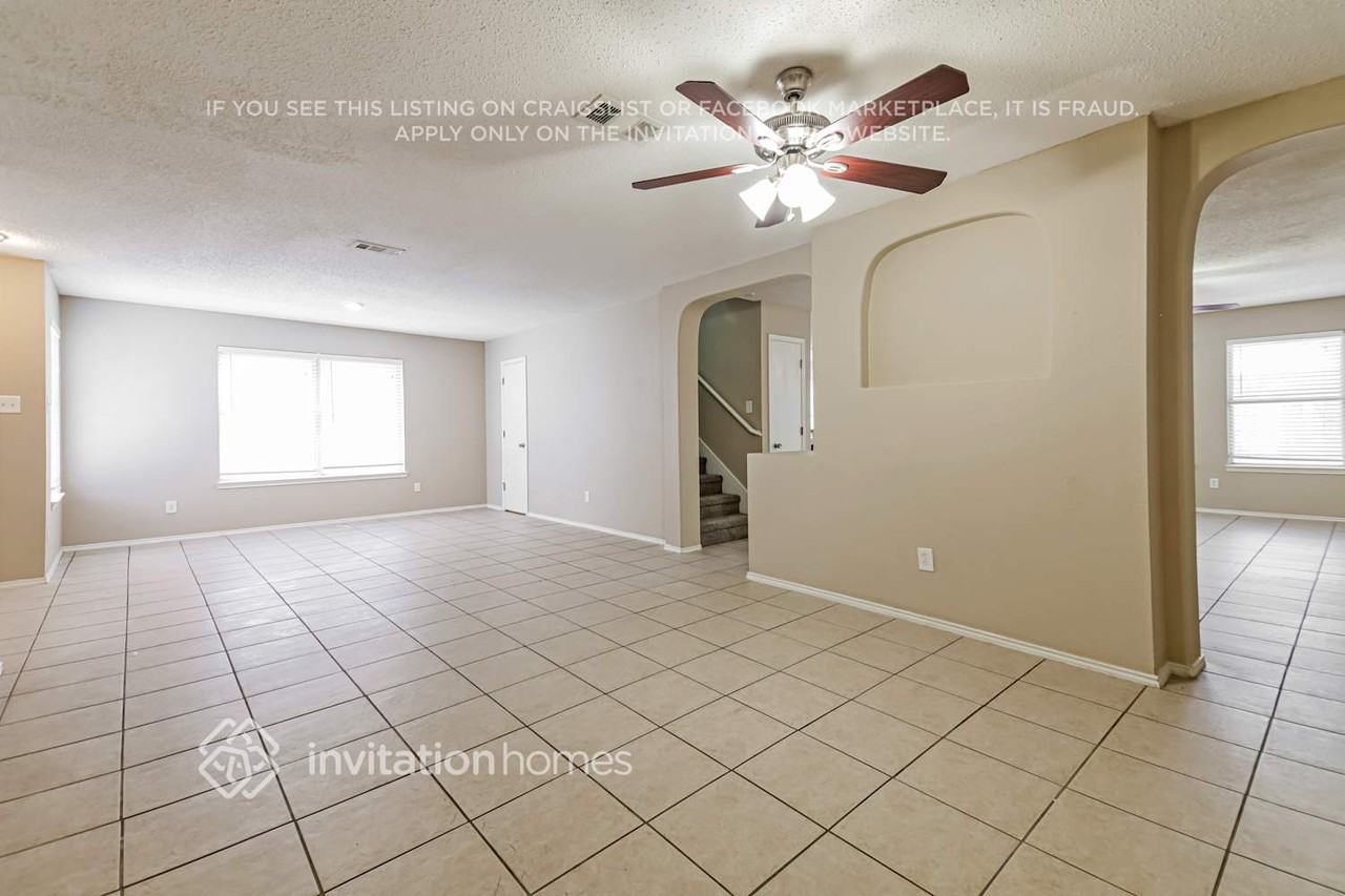 2040 Cardinal Ln - Photo 5 of 18
