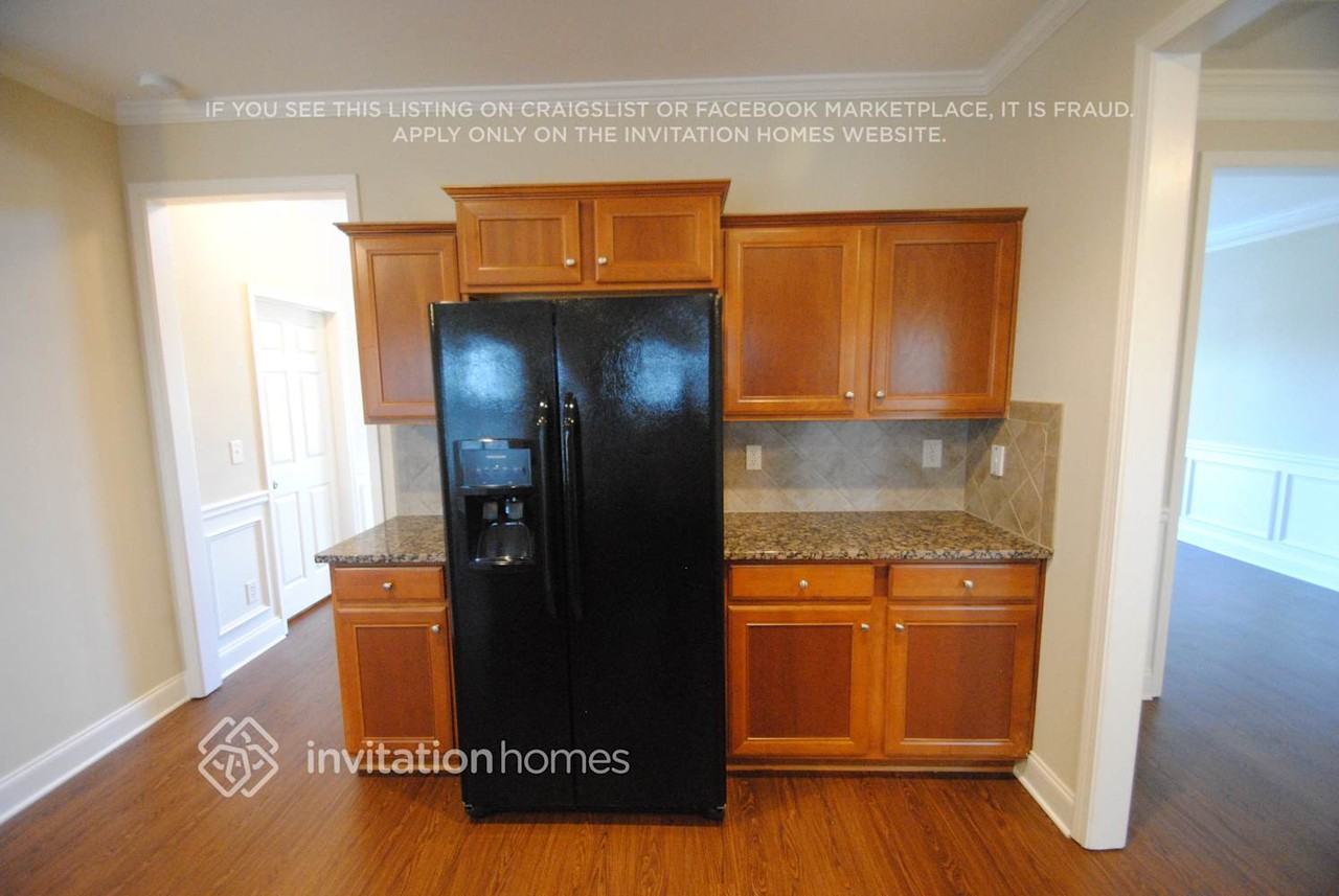 3555 Autumn Brooke Ct - Photo 4 of 18