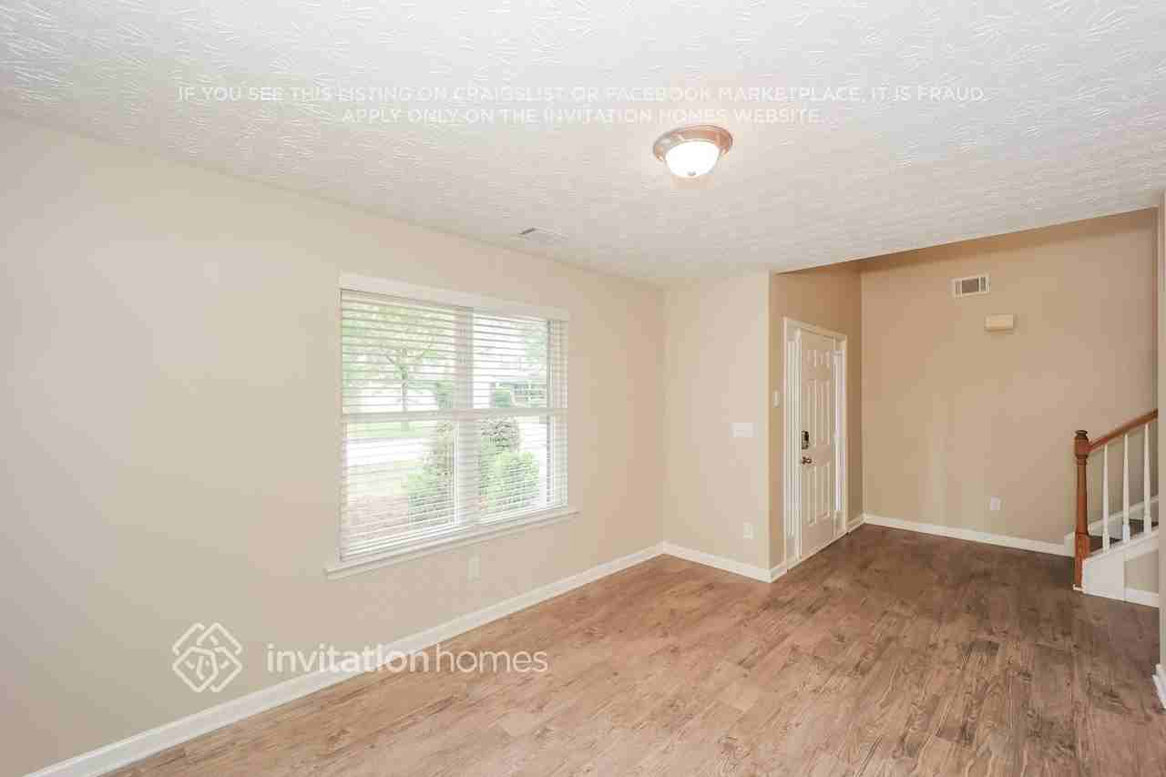 3099 Meadow Point Dr - Photo 4 of 18