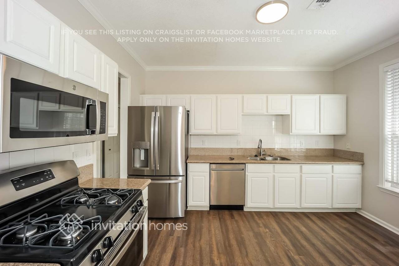 1173 Rhyne Chase Se - Photo 7 of 16